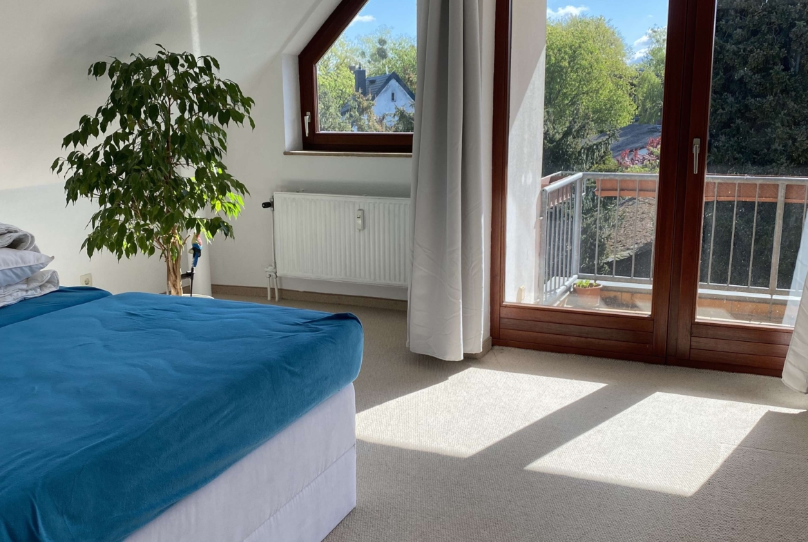 Schlafzimmer_m_Balkon