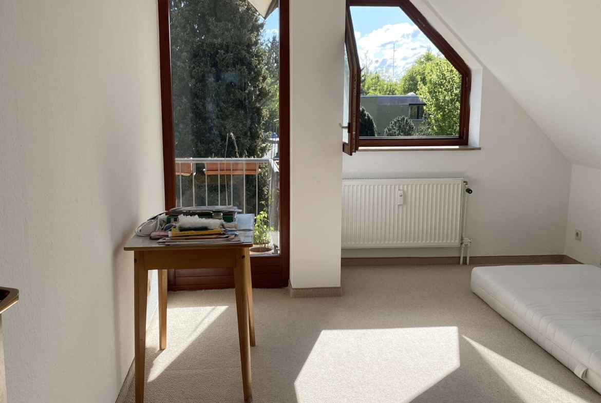 Rechtes-Zimmer_m_Balkon