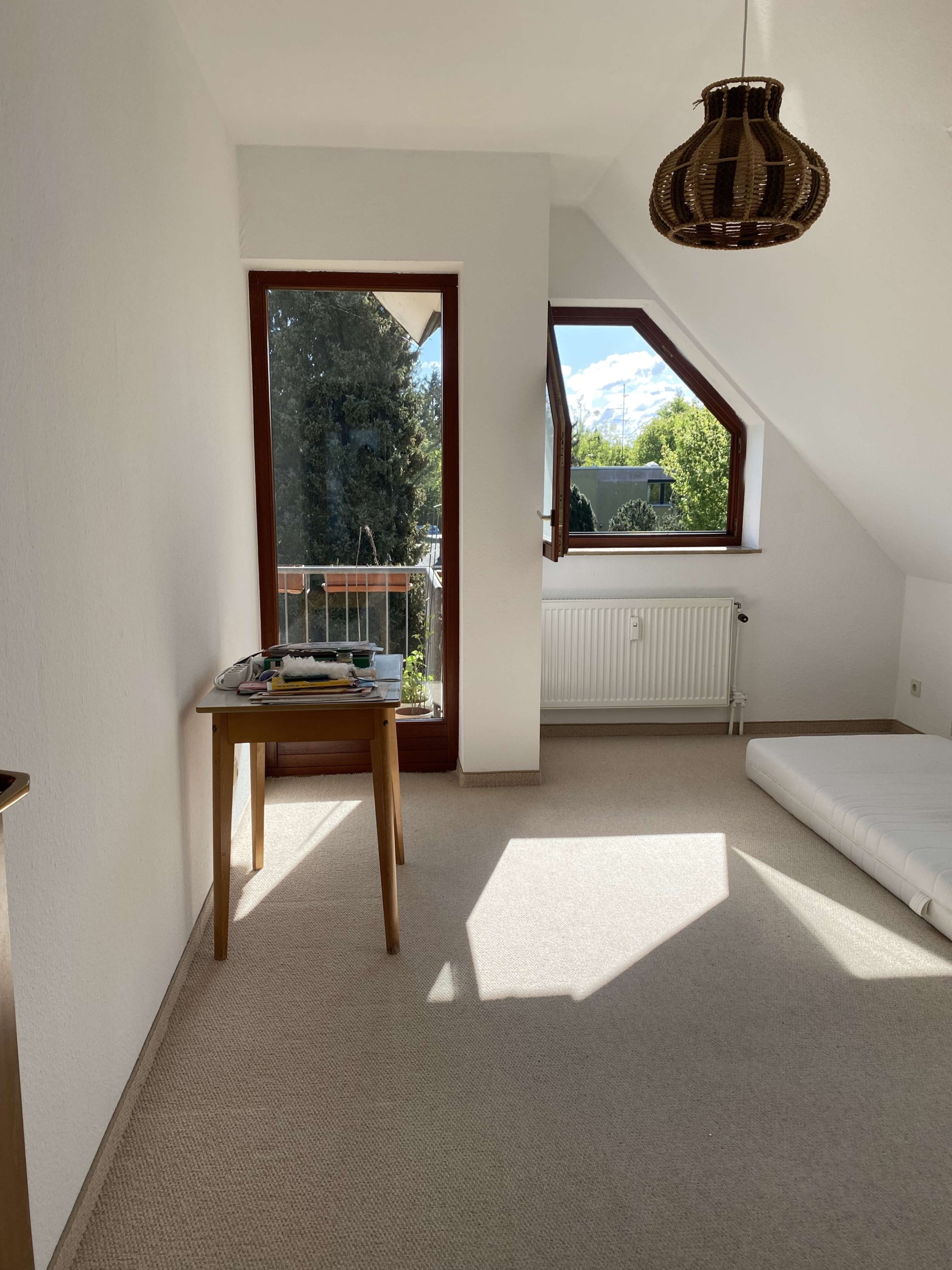 Rechtes-Zimmer_m_Balkon