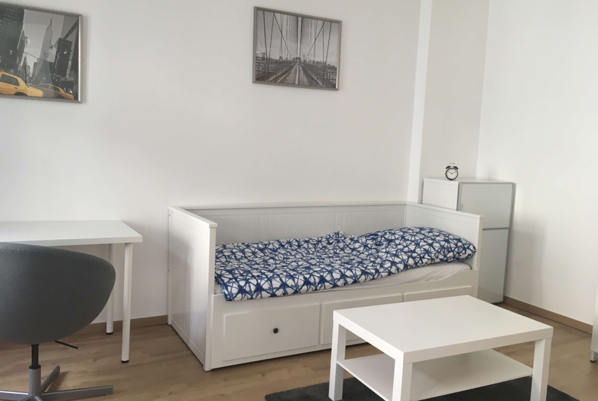 Zimmer mit Bett