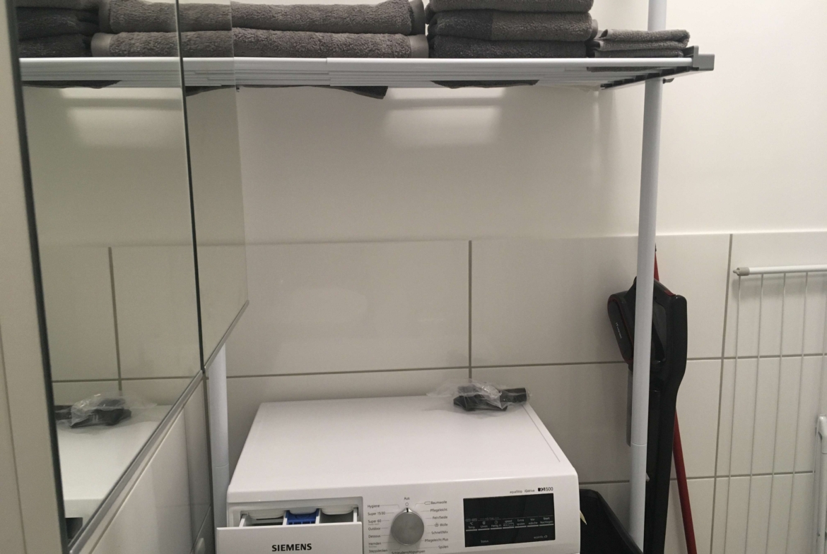 Waschmaschine mit Ablage