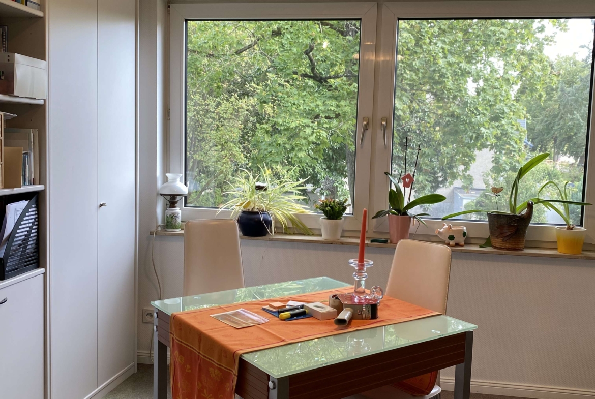 Arbeiten/Kind 2 Fensterfront