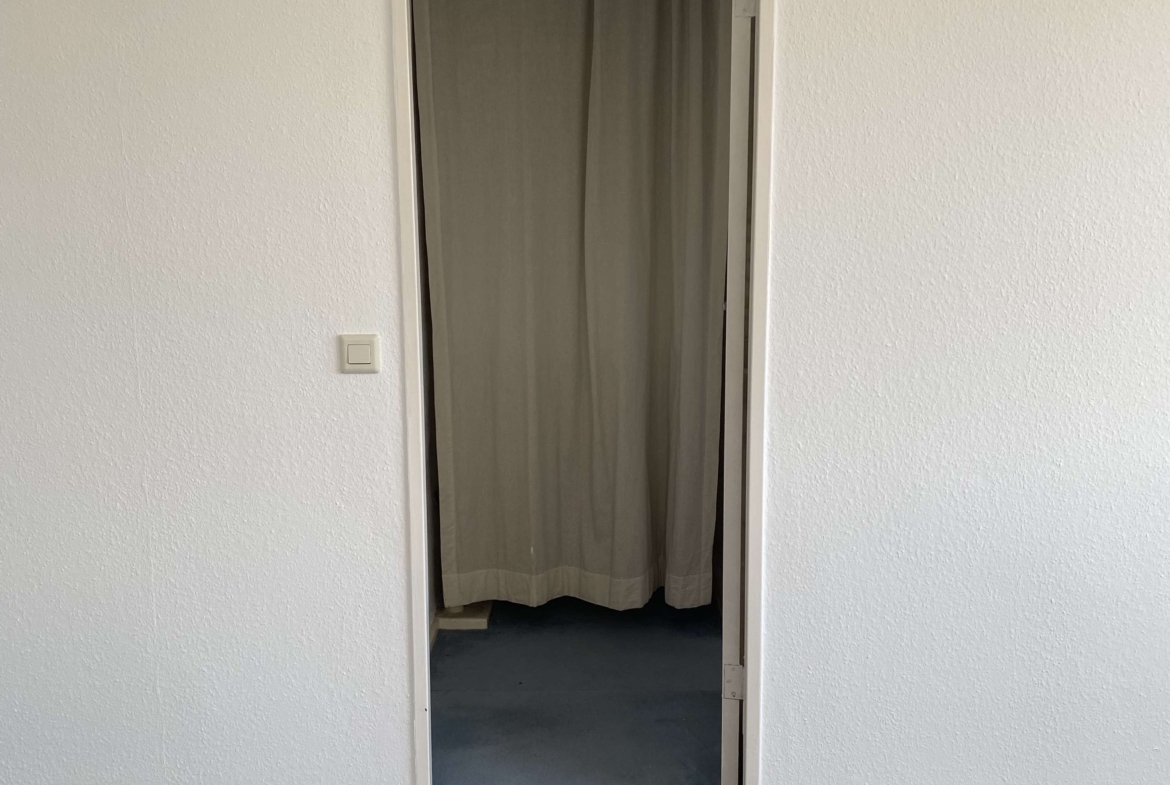 Marathonallee_zweiter_Flur_Abs